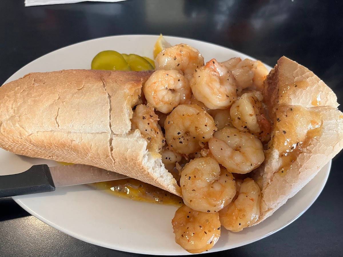 Liuzza's by the Track restaurant in New Orleans - photo 3
