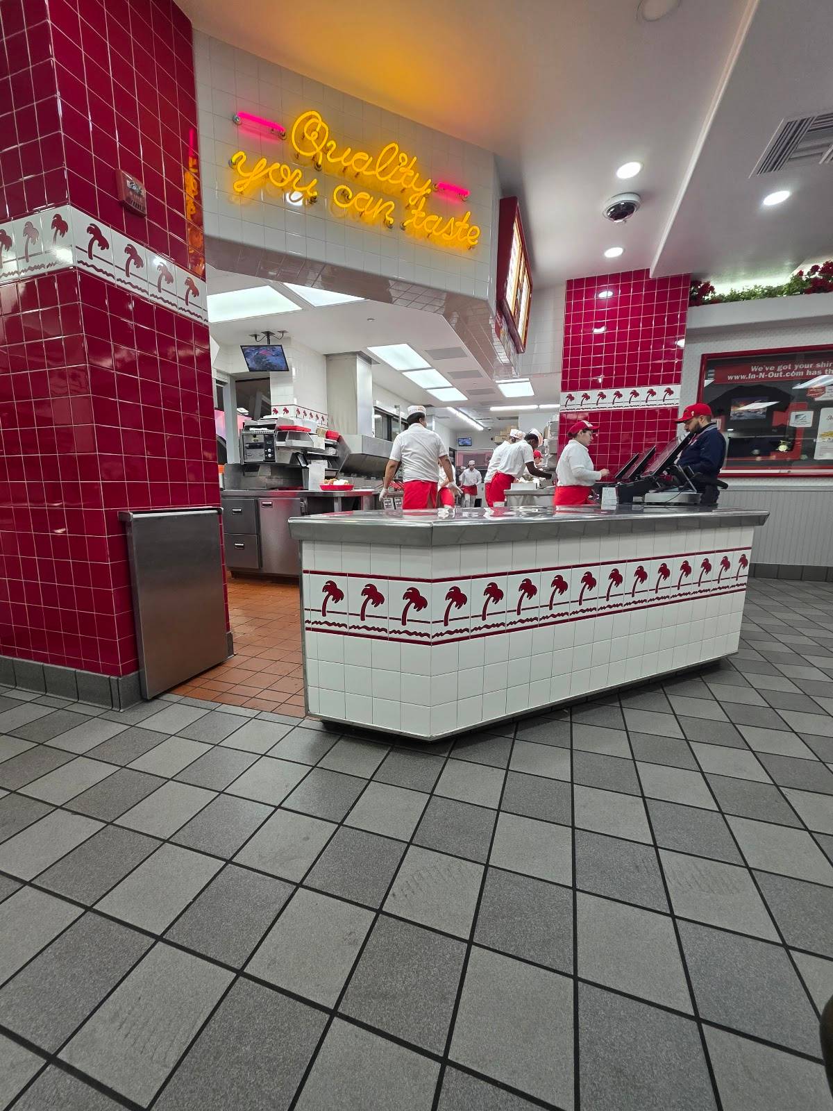 In-N-Out Burger restaurant in Tucson - photo 3