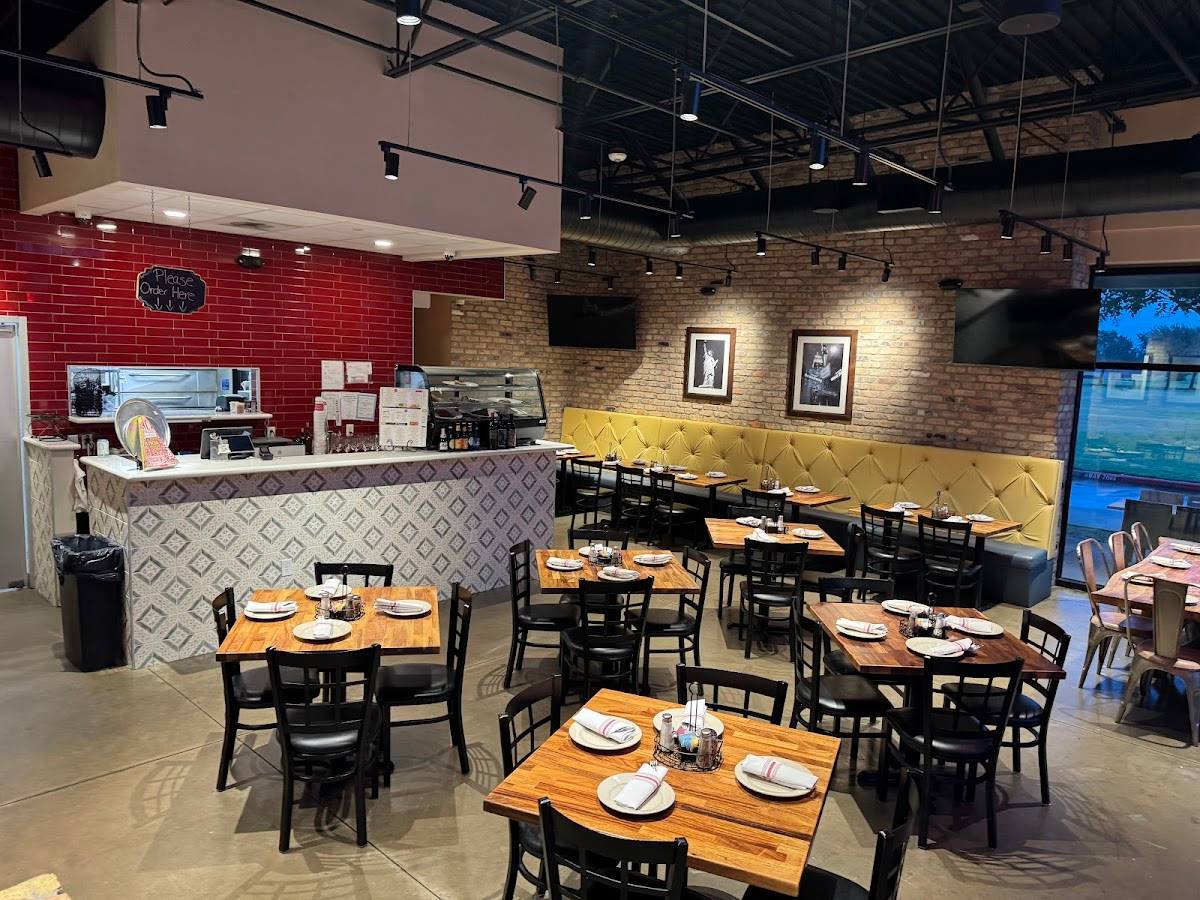 Russo’s New York Pizzeria & Italian Kitchen | Franchise Headquarters restaurant in Houston - photo 4
