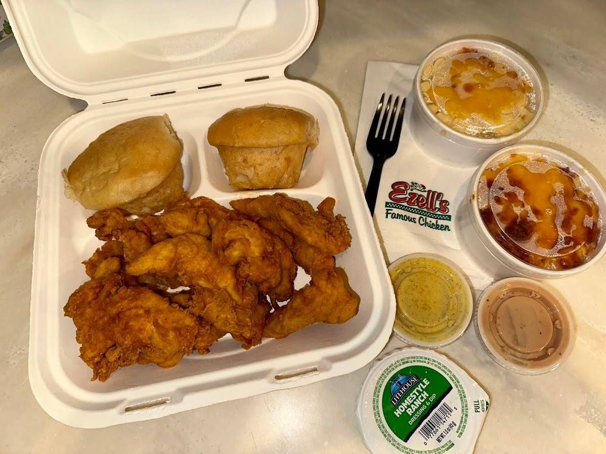Ezell's Famous Chicken restaurant in Seattle - photo 5