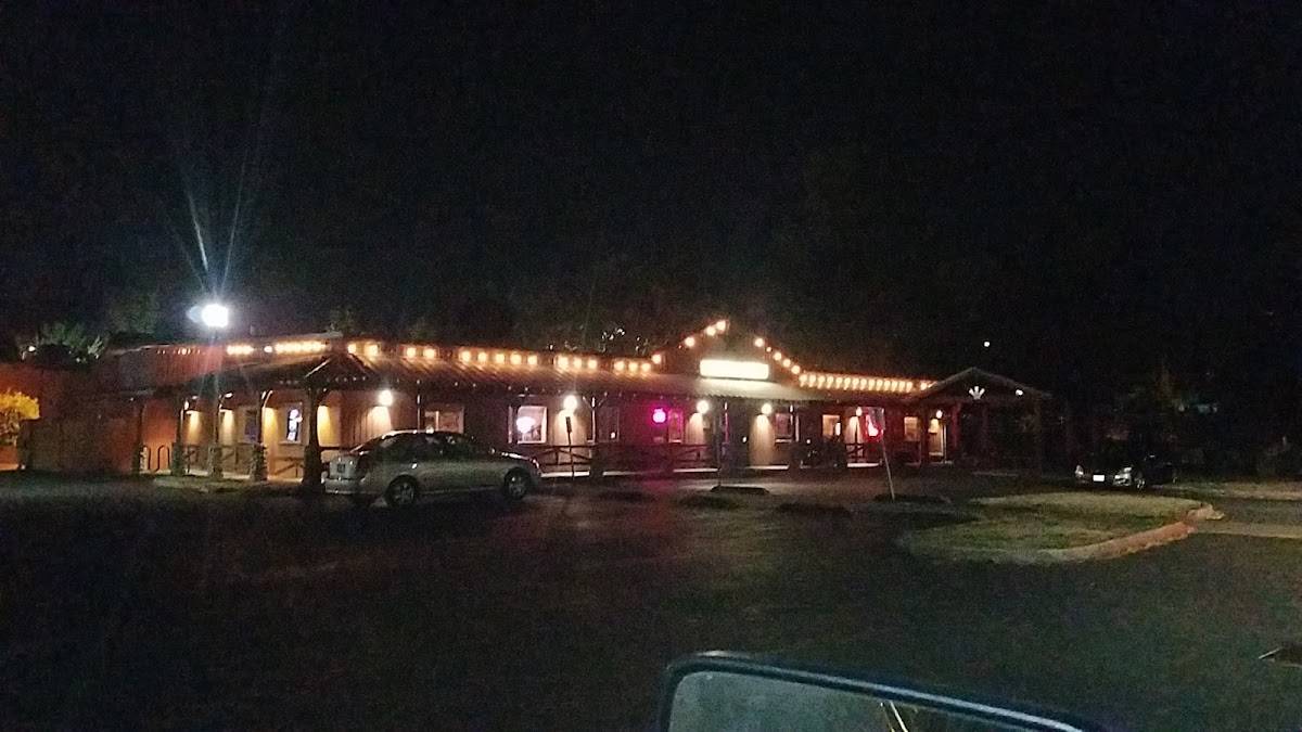 Bushwhackers restaurant in Tualatin - photo 5