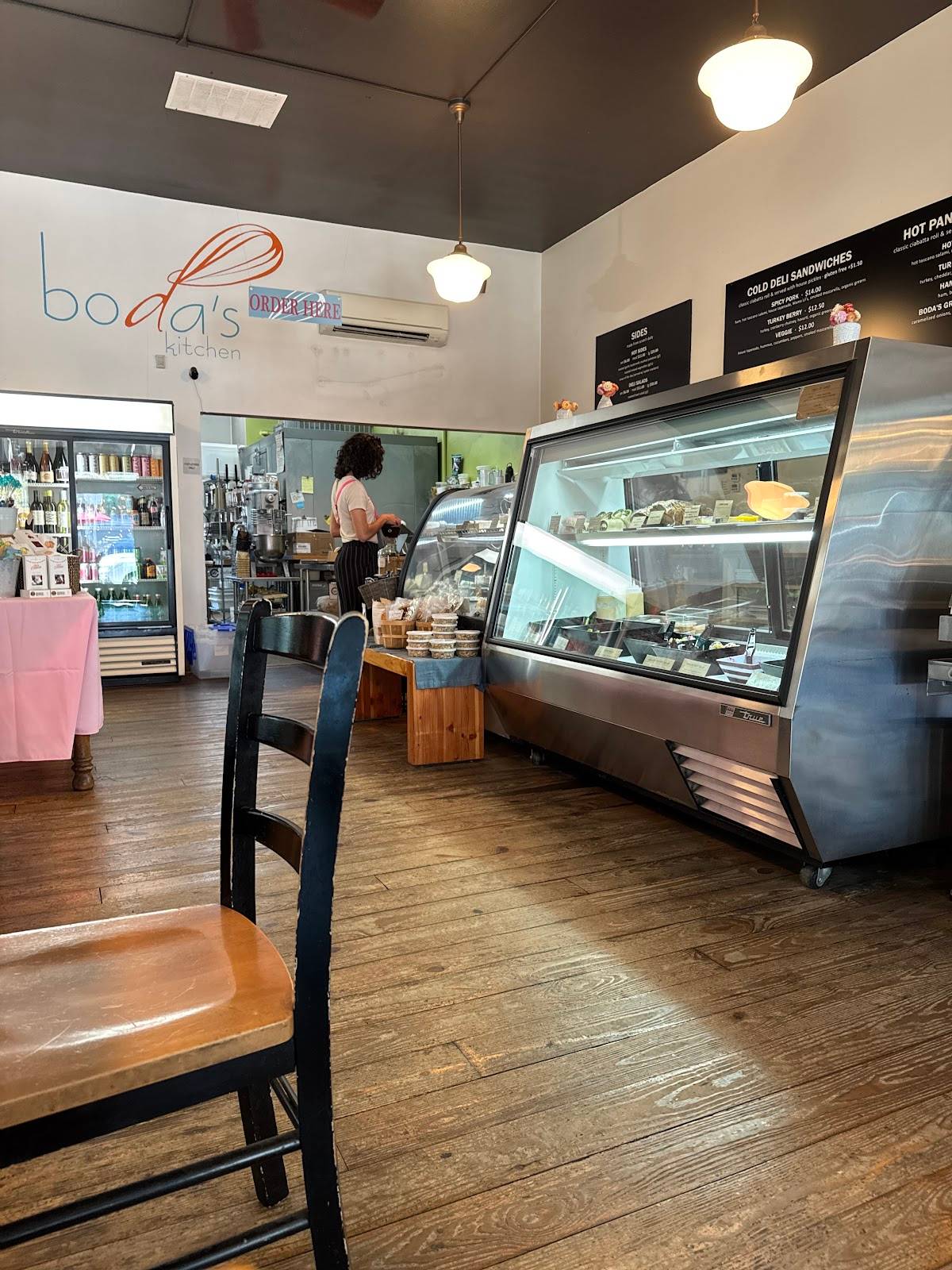 Boda's Kitchen restaurant in Hood River - photo 4