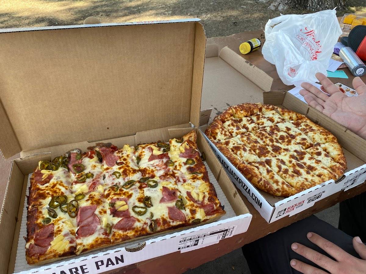 Blackjack Pizza & Salads restaurant in Tucson - photo 4