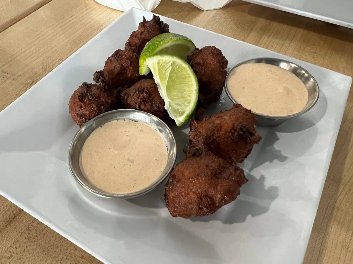 La Camaronera Seafood Joint and Fish Market restaurant in Miami - photo 4