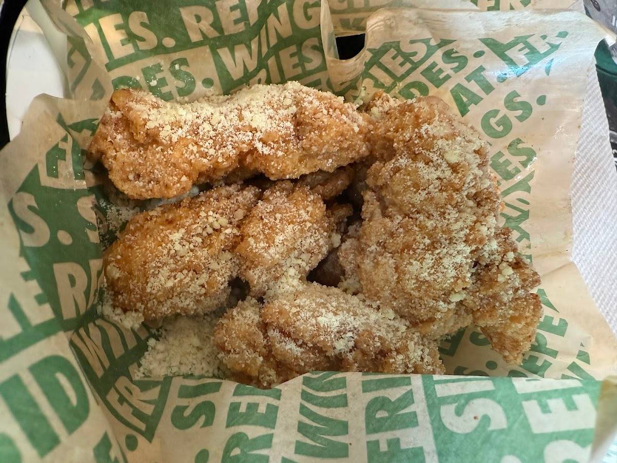 Wingstop restaurant in Portland - photo 3