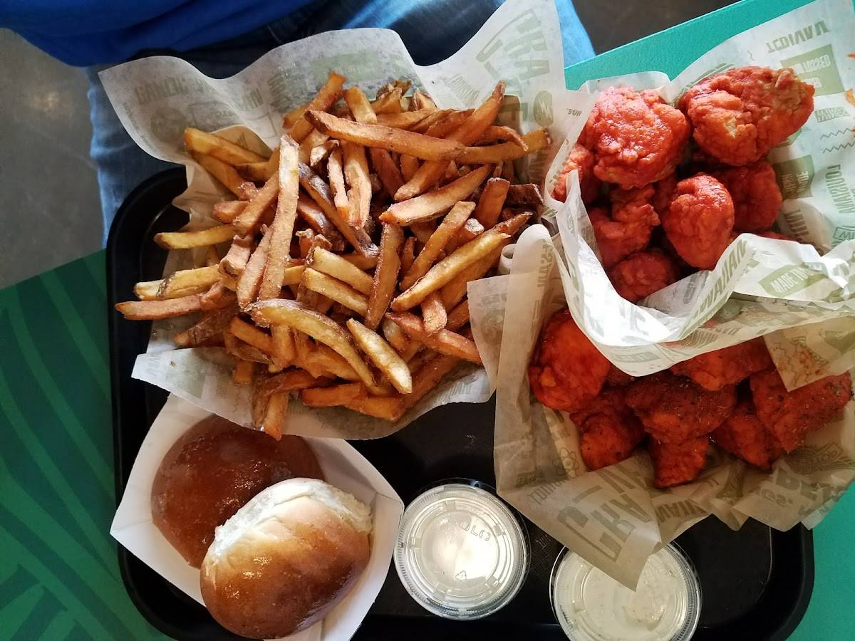 Wingstop restaurant in Portland - photo 4