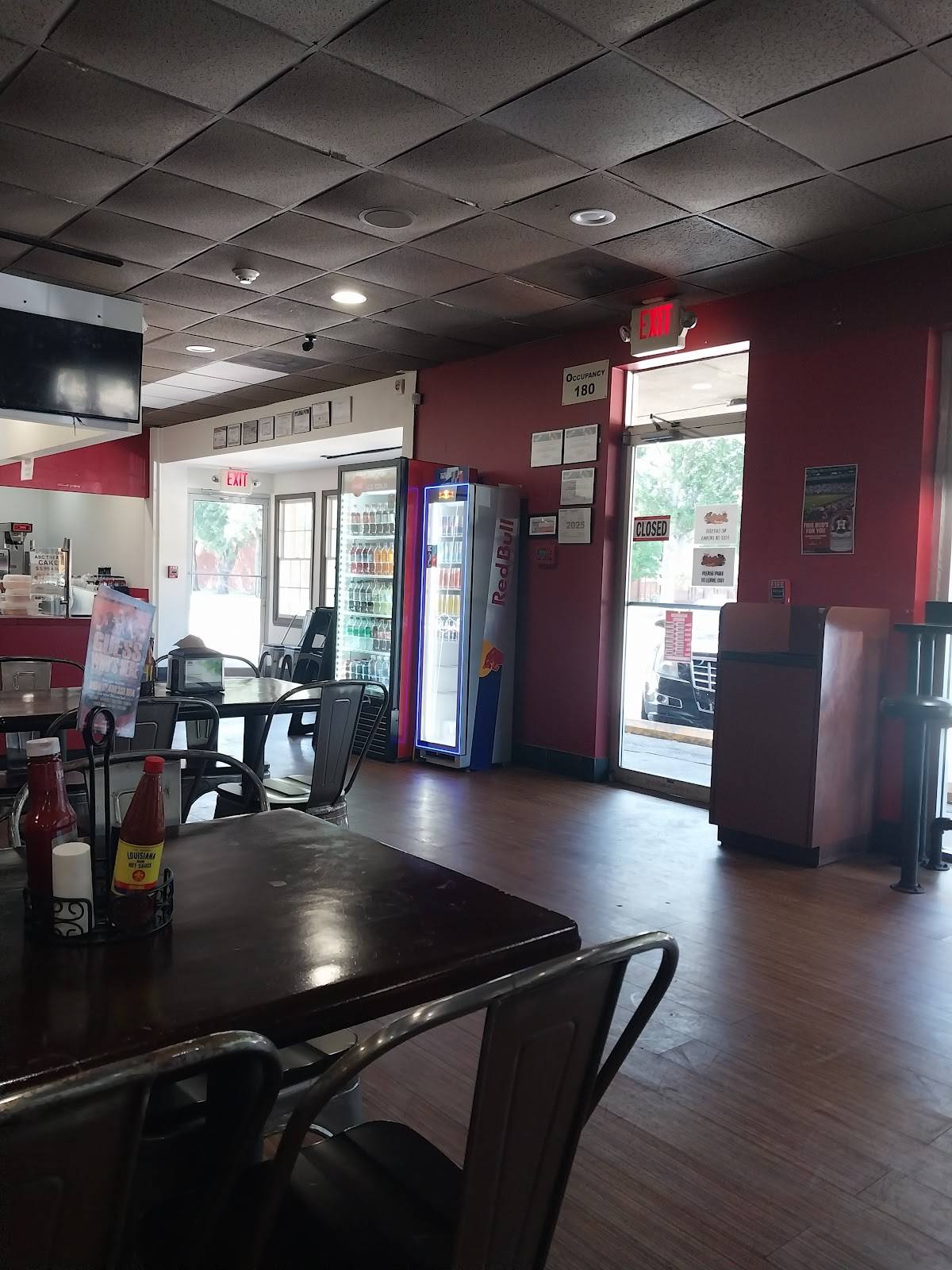 Dorothy’s Bar & Grill restaurant in Beaumont - photo 4