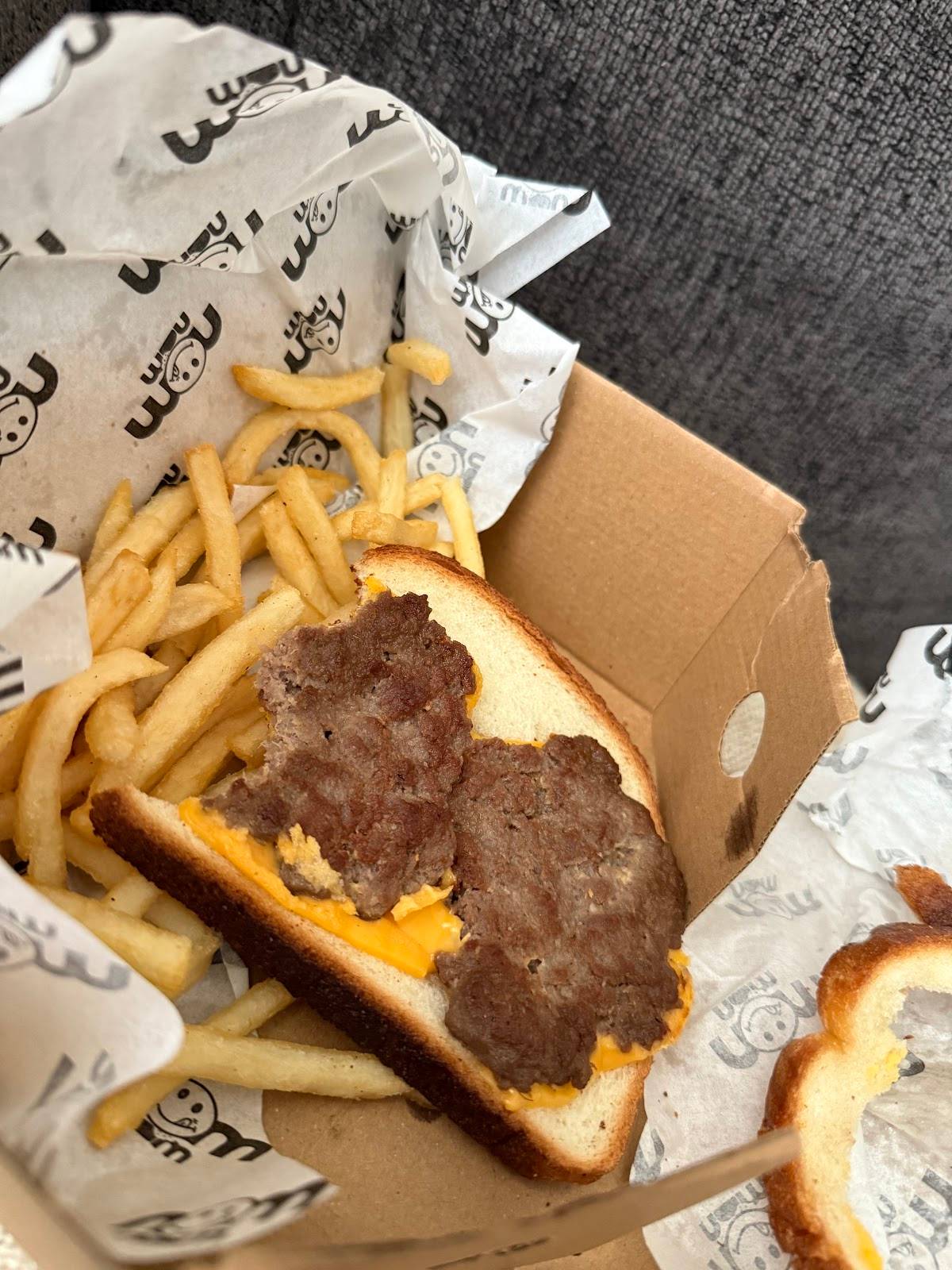 NomNom Burger restaurant in Orlando - photo 5