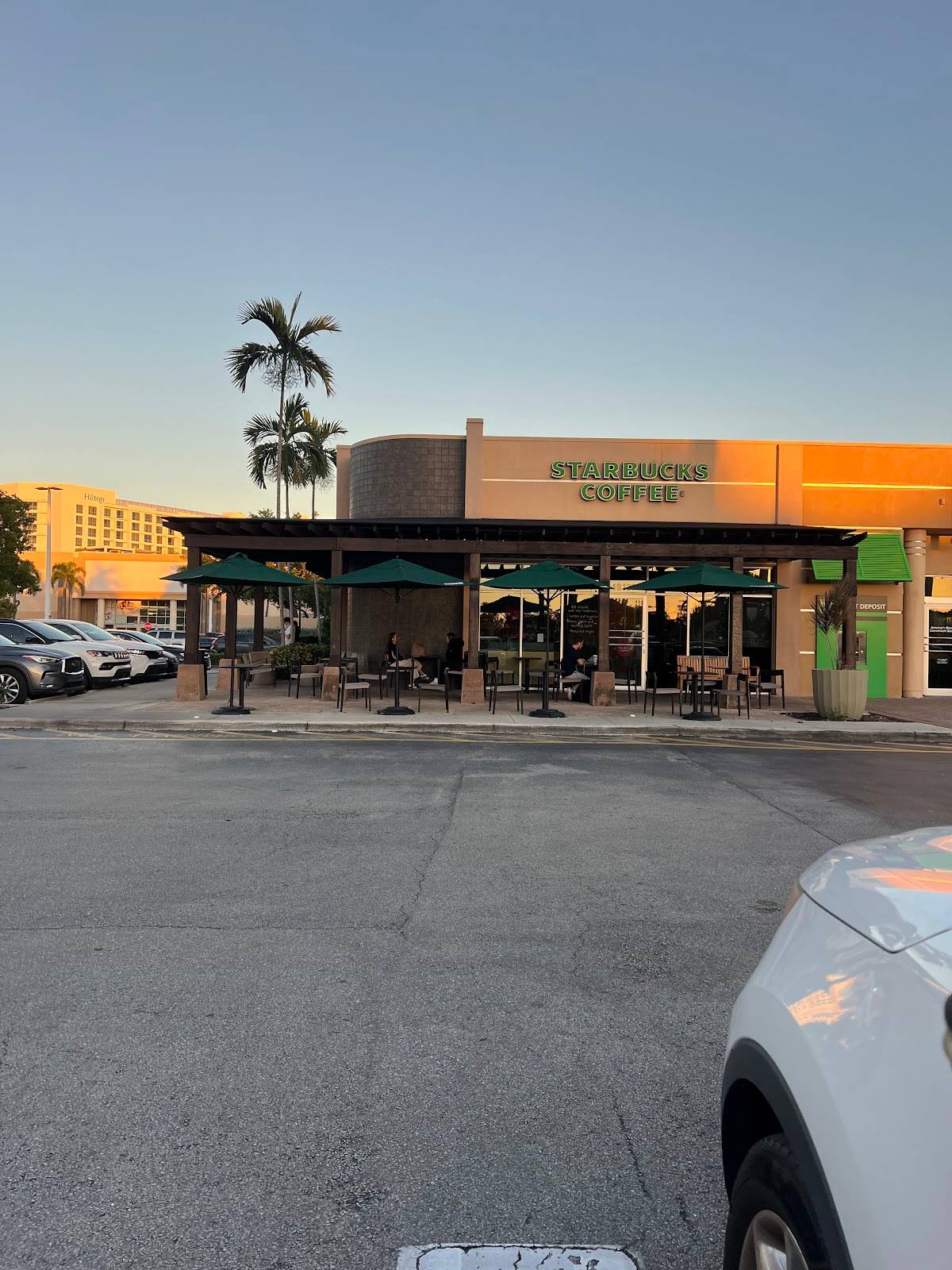 Starbucks restaurant in Aventura - photo 3