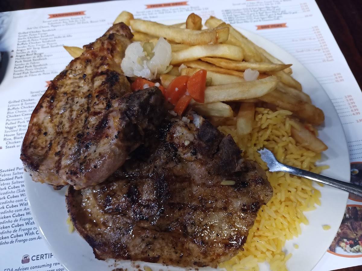 Fire Pit BBQ restaurant in Hackensack - photo 4