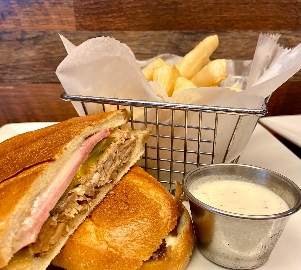 Mambo Latin Kitchen - Cuban Peruvian restaurant in Rutherford - photo 4