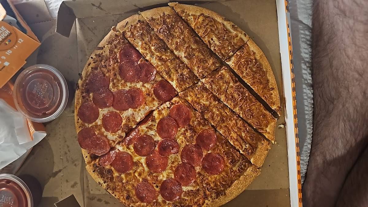 Little Caesars Pizza restaurant in Sparks - photo 4