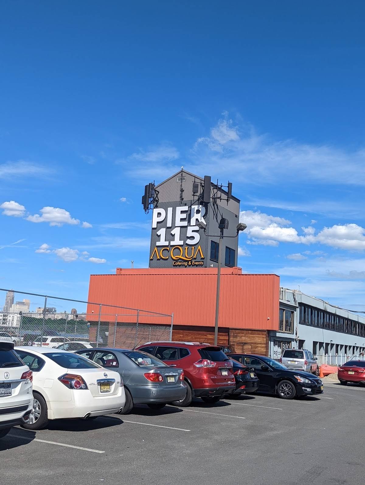 Pier 115 restaurant in Edgewater - photo 4