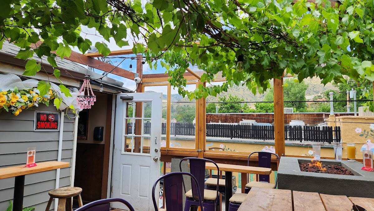 Roof Top Tavern restaurant in Morrison - photo 5