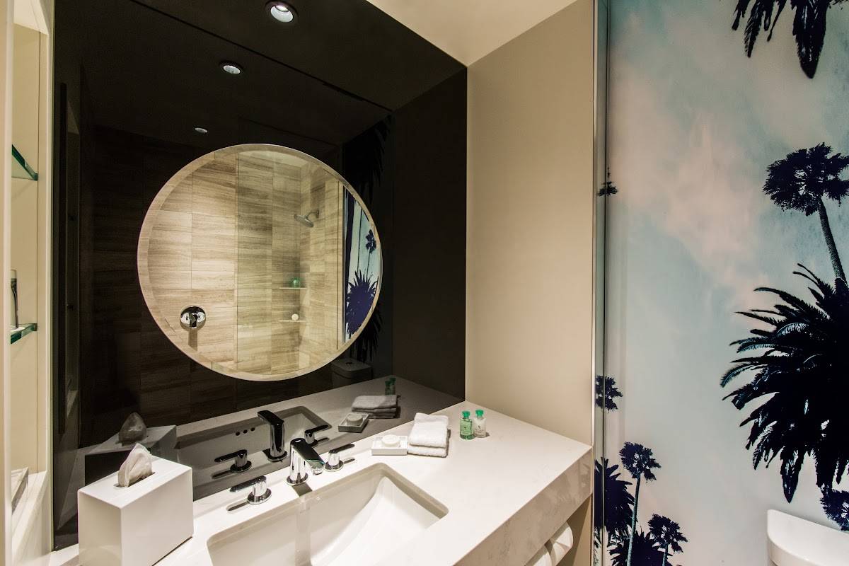 Mosaic Hotel restaurant in Beverly Hills - photo 4