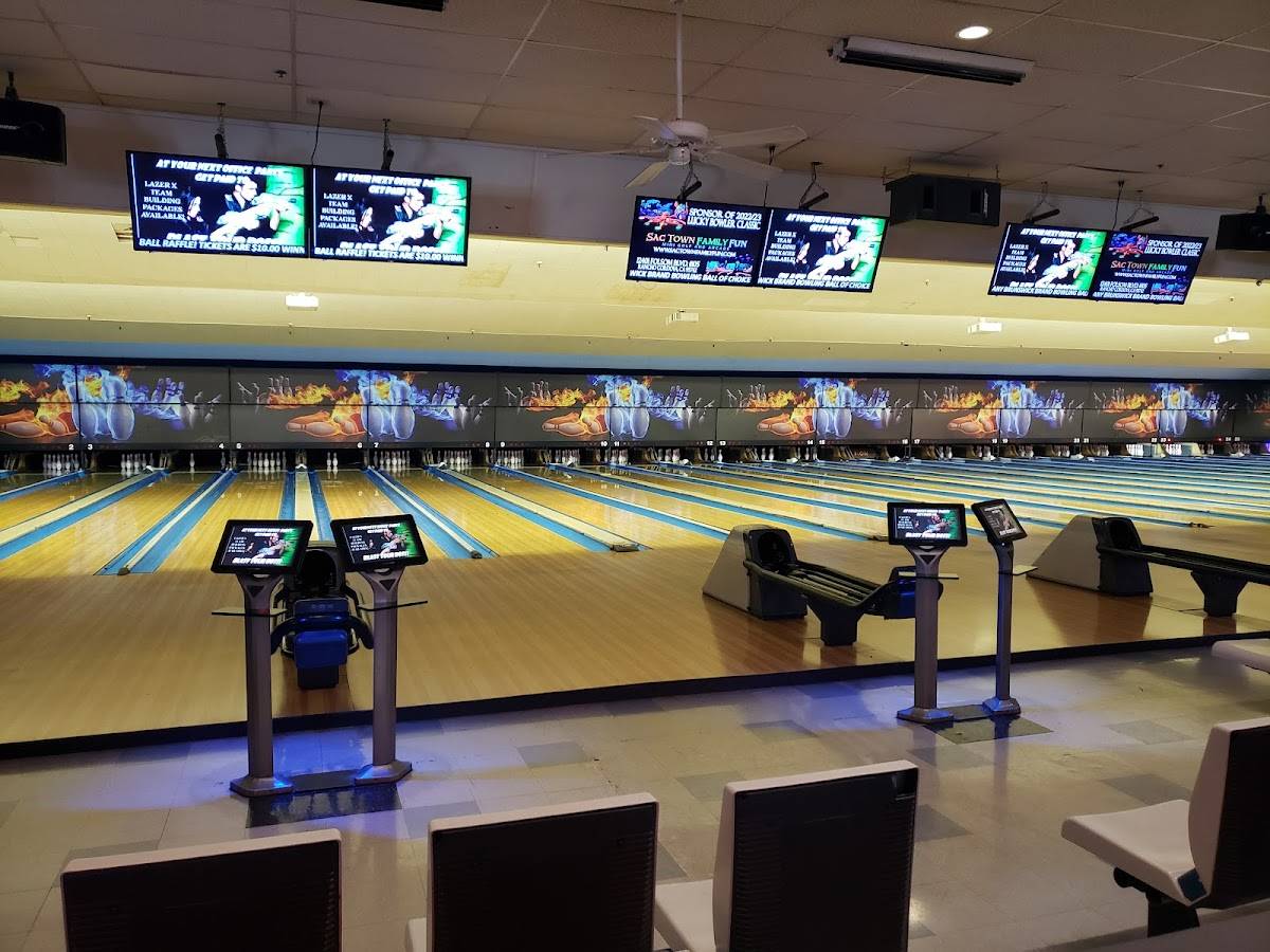 Country Club Lanes - Photo 4