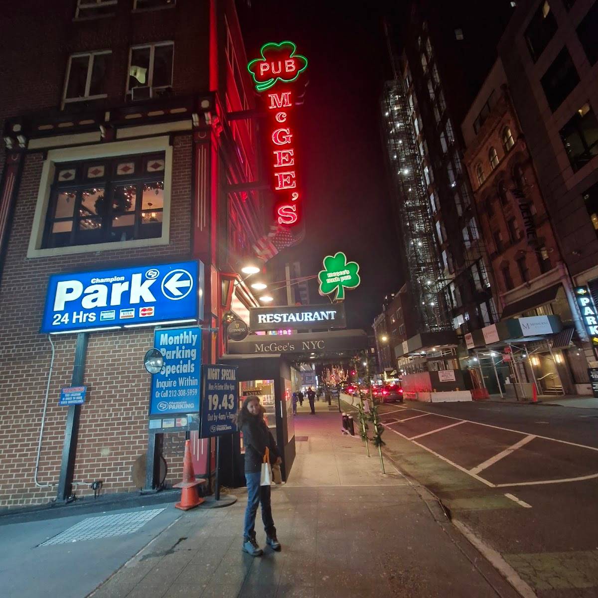 McGee's Pub restaurant in New York - photo 4