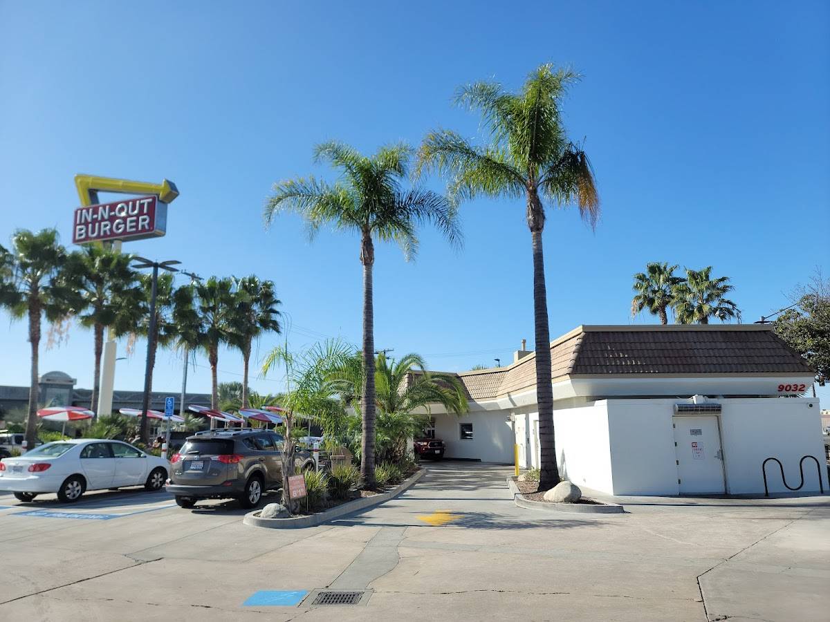 In-N-Out Burger restaurant in Garden Grove - photo 5