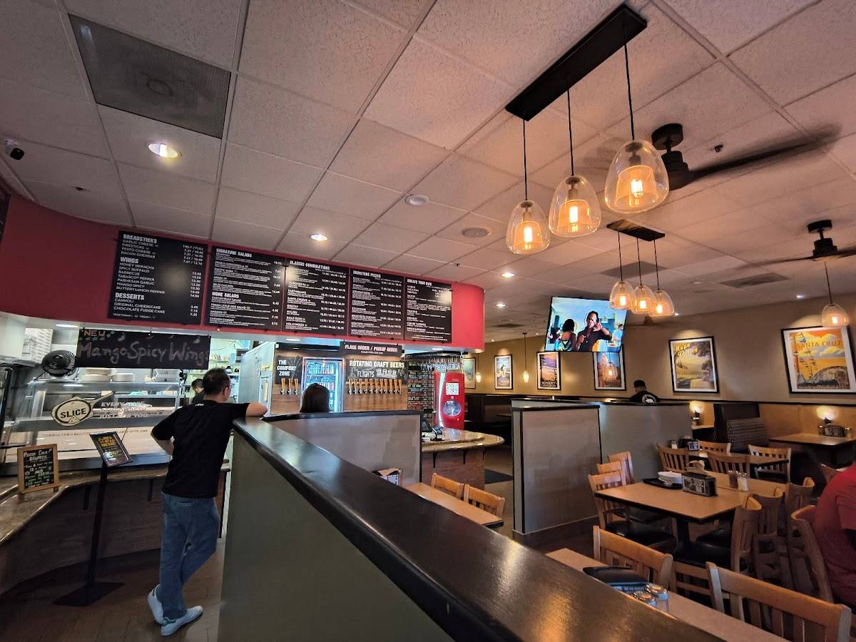 Pizza California restaurant in San Jose - photo 5