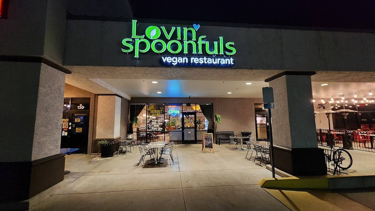 Lovin' Spoonfuls Vegan Restaurant and Bakery restaurant in Tucson - photo 5