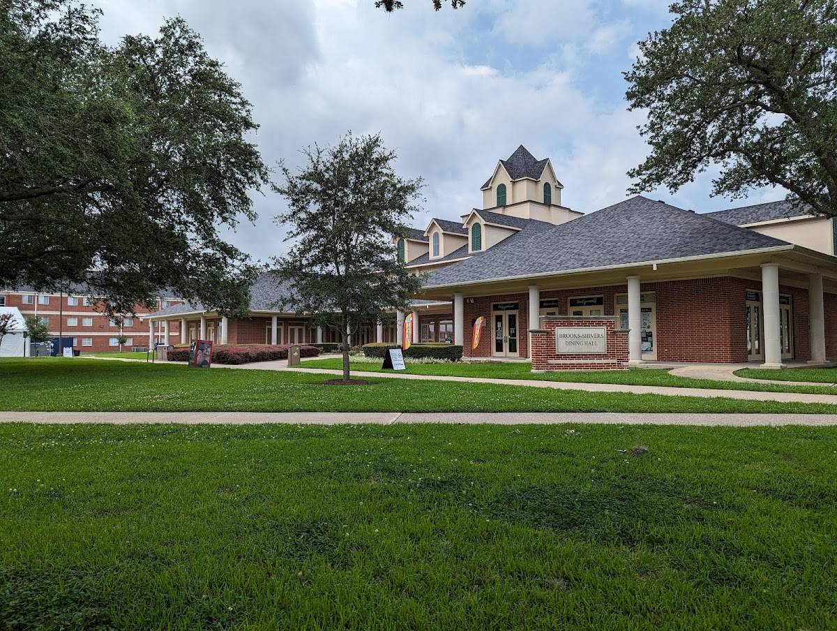 Brooks-Shivers Dining Hall restaurant in Beaumont - photo 3