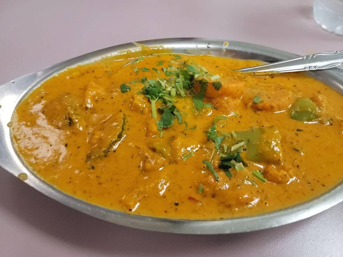 Al-Noor Indian Pakistani Halal restaurant in Lawndale - photo 5