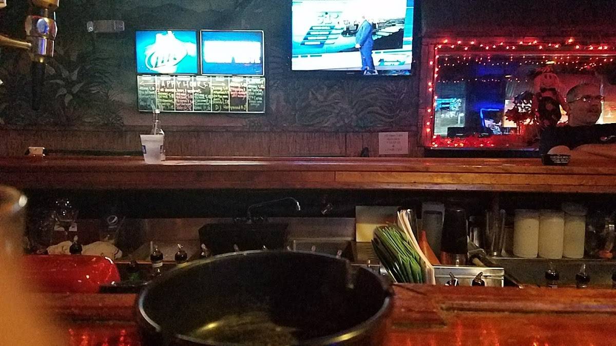 B & J Bar & Grille restaurant in Pittsburgh - photo 4