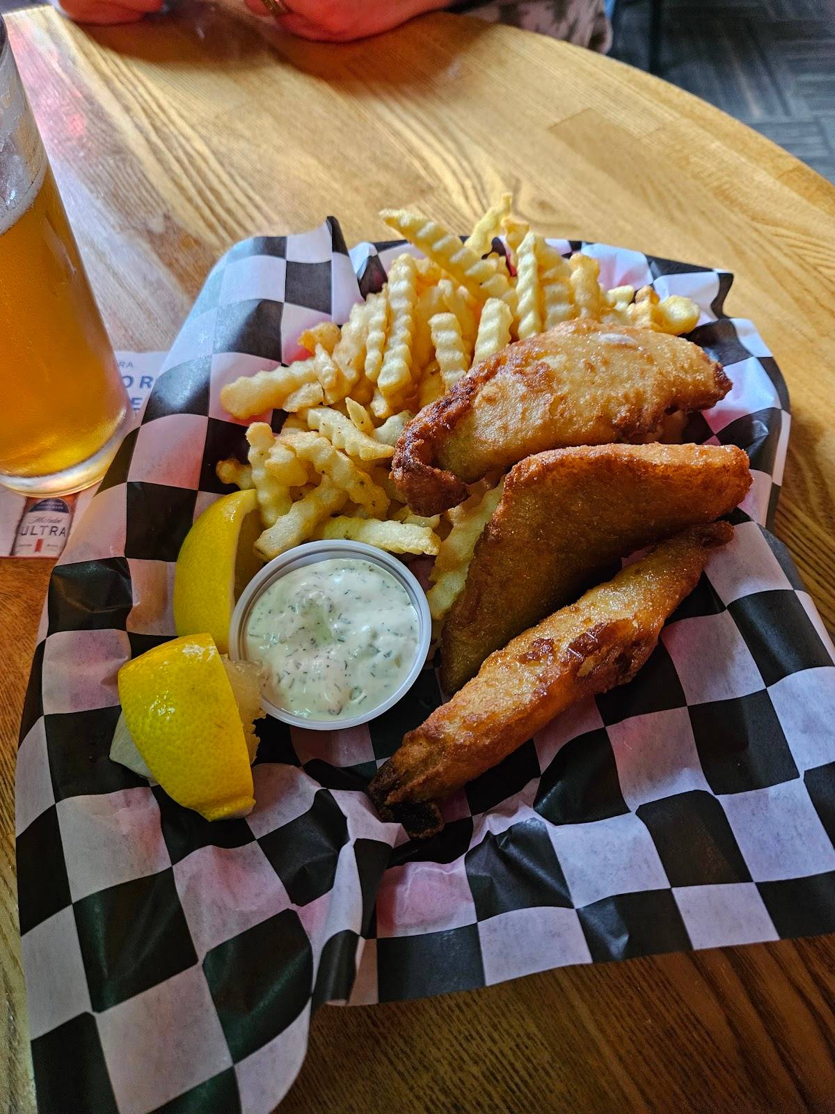 Rock Garden Tavern restaurant in Oregon City - photo 3