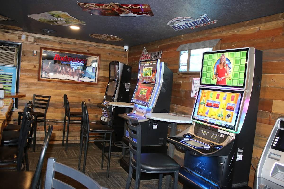 Rock Garden Tavern restaurant in Oregon City - photo 4