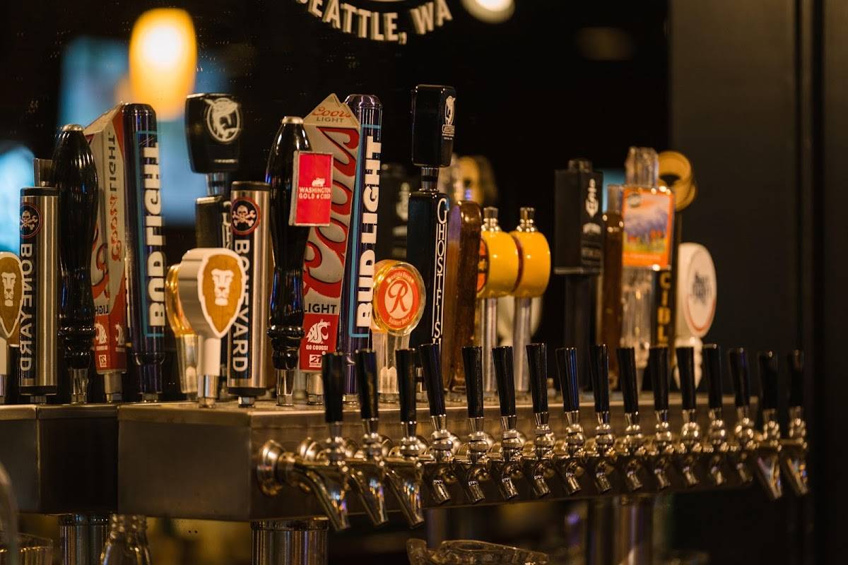 Magnolia Village Pub restaurant in Seattle - photo 4
