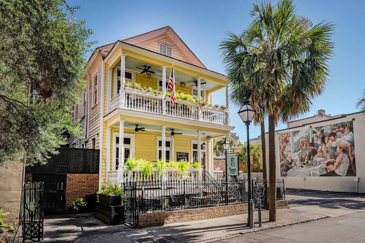 Poogan's Porch restaurant in Charleston - photo 4