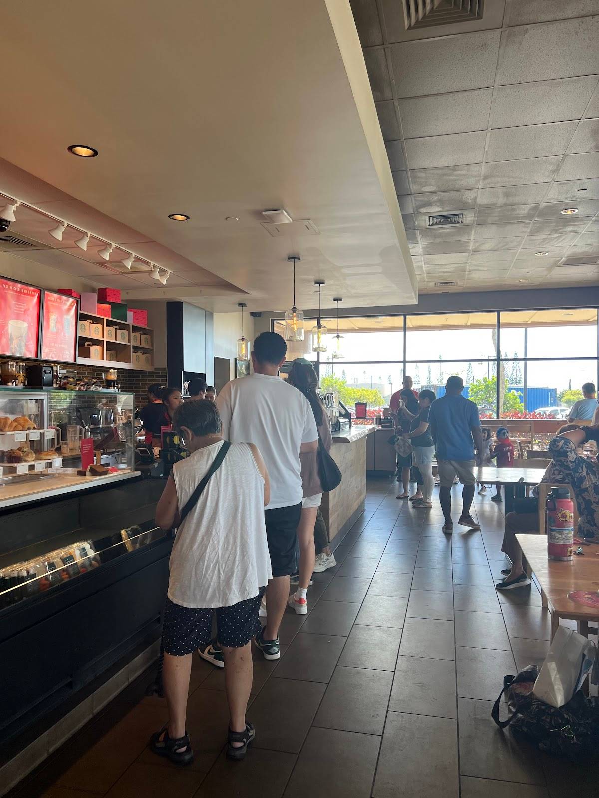 Starbucks restaurant in Honolulu - photo 3