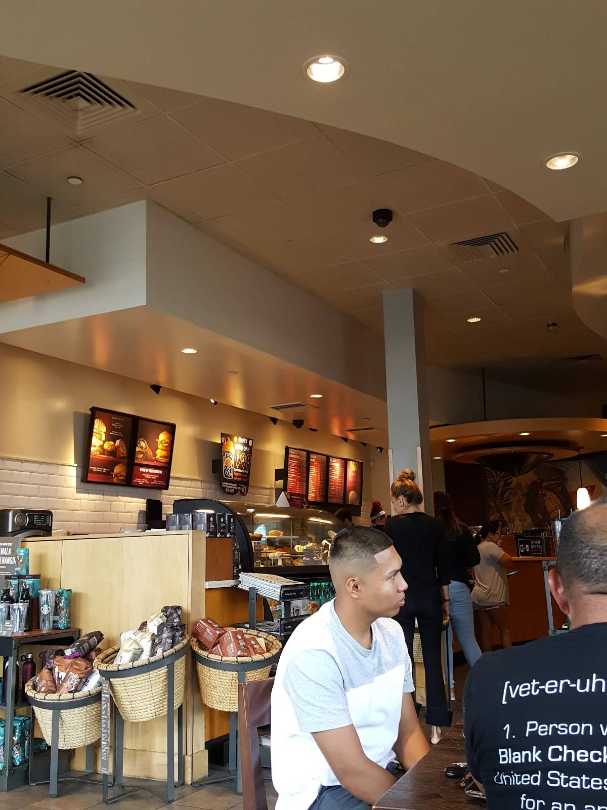Starbucks restaurant in Honolulu - photo 5