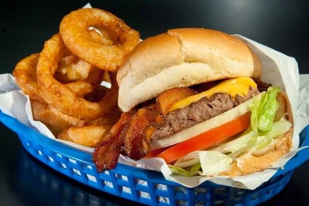 Archie's Giant Hamburgers & Breakfast restaurant in Reno - photo 2