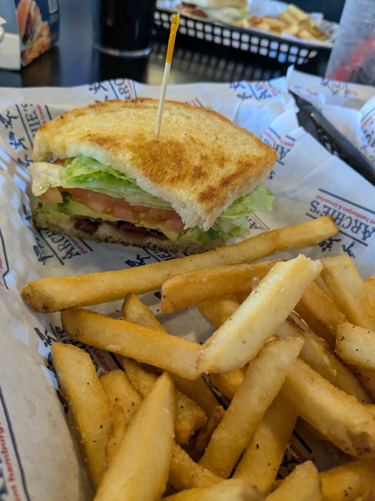 Archie's Giant Hamburgers & Breakfast restaurant in Reno - photo 4