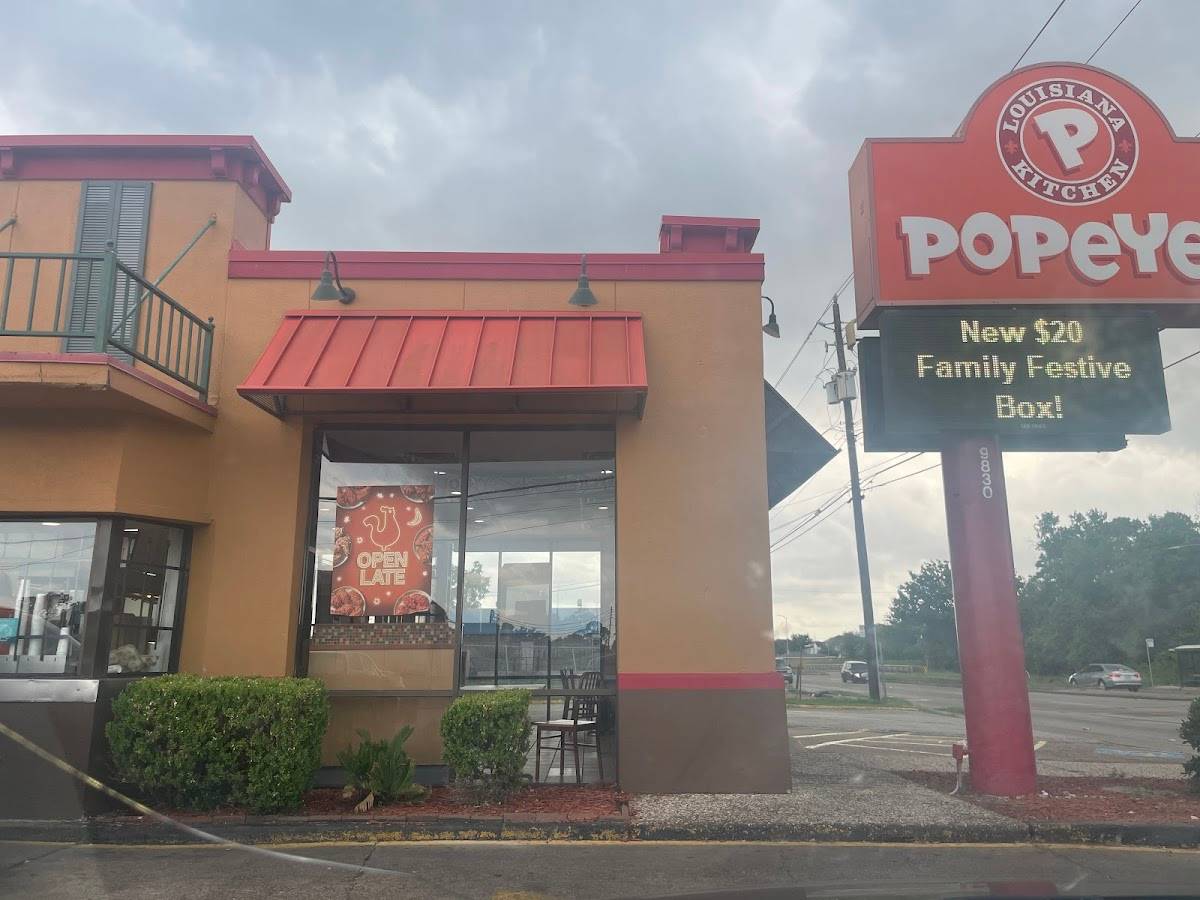 Popeyes Louisiana Kitchen restaurant in Houston - photo 4
