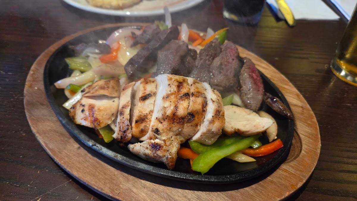 Hard Rock Cafe restaurant in Nashville - photo 3