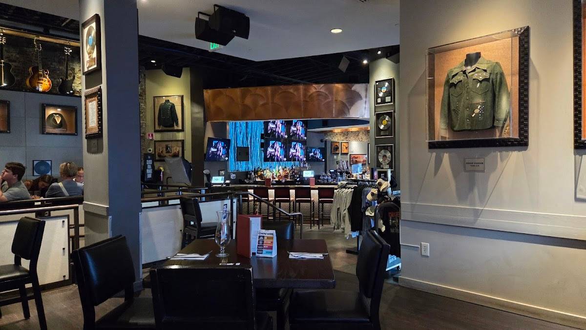 Hard Rock Cafe restaurant in Nashville - photo 5