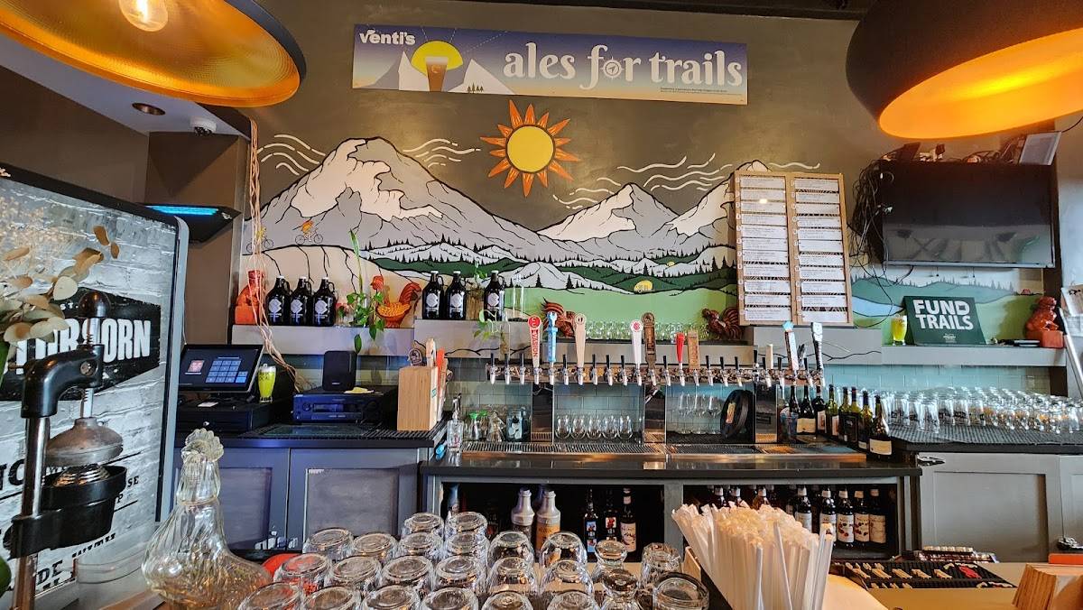 Venti's Cafe + Beer Vault restaurant in Salem - photo 5