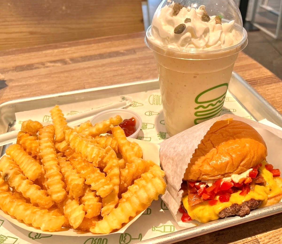 Shake Shack South Beach Miami restaurant in Miami Beach - photo 3