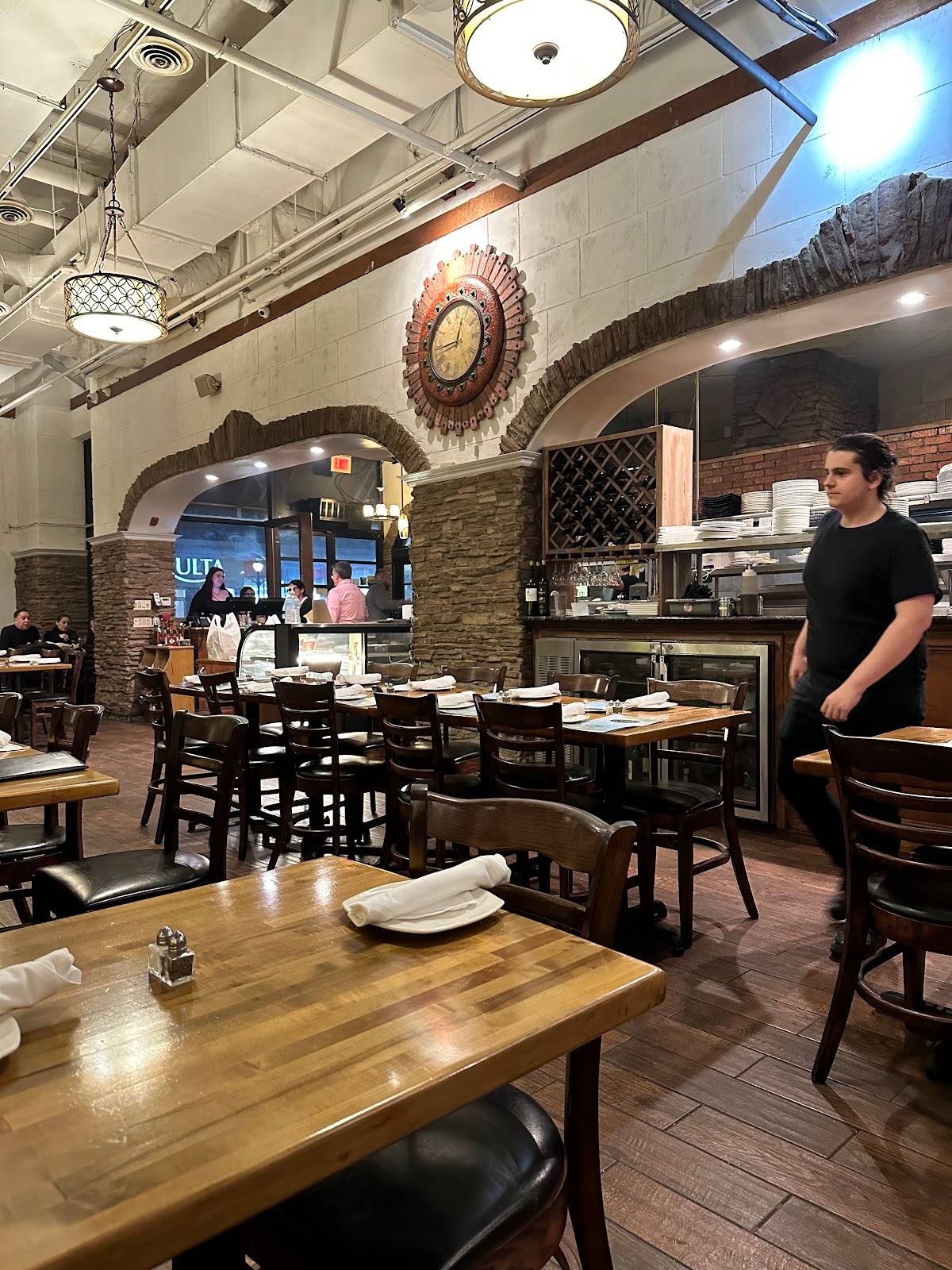 Greek Taverna restaurant in Edgewater - photo 3
