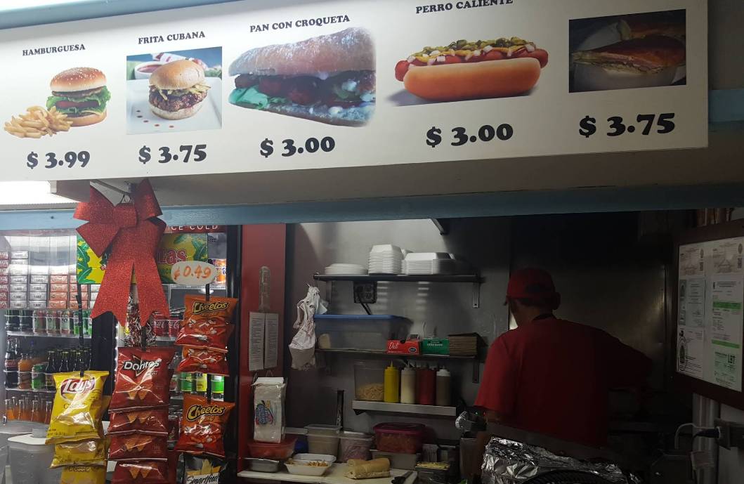 La Esquina del Pan con Bistec restaurant in Miami - photo 3
