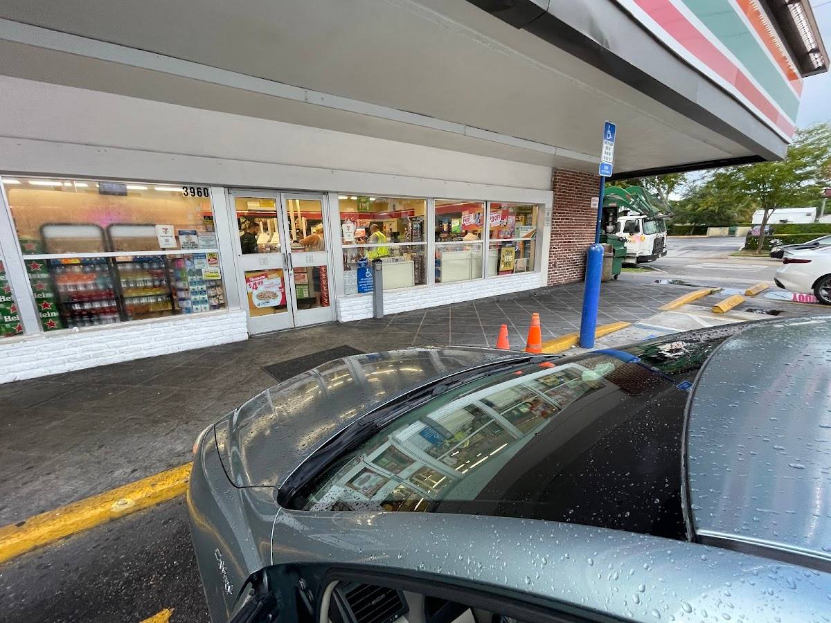 7-Eleven restaurant in Coral Gables - photo 2