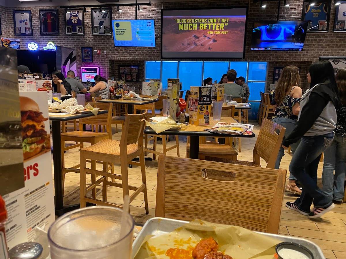 Buffalo Wild Wings restaurant in Rancho Cucamonga - photo 4