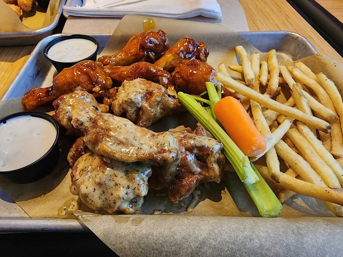 Buffalo Wild Wings restaurant in Rancho Cucamonga - photo 5
