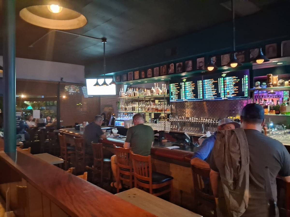 Boardwalk 11 GASTROPUB and Karaoke restaurant in Los Angeles - photo 2