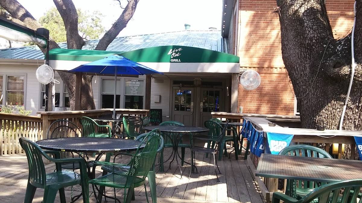 Los Robles Bar and Grill