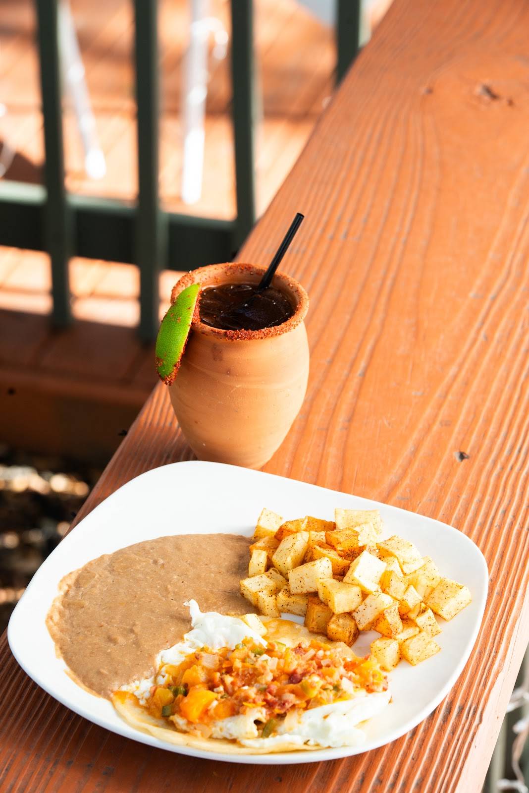 Los Robles Bar and Grill restaurant in Houston - photo 2