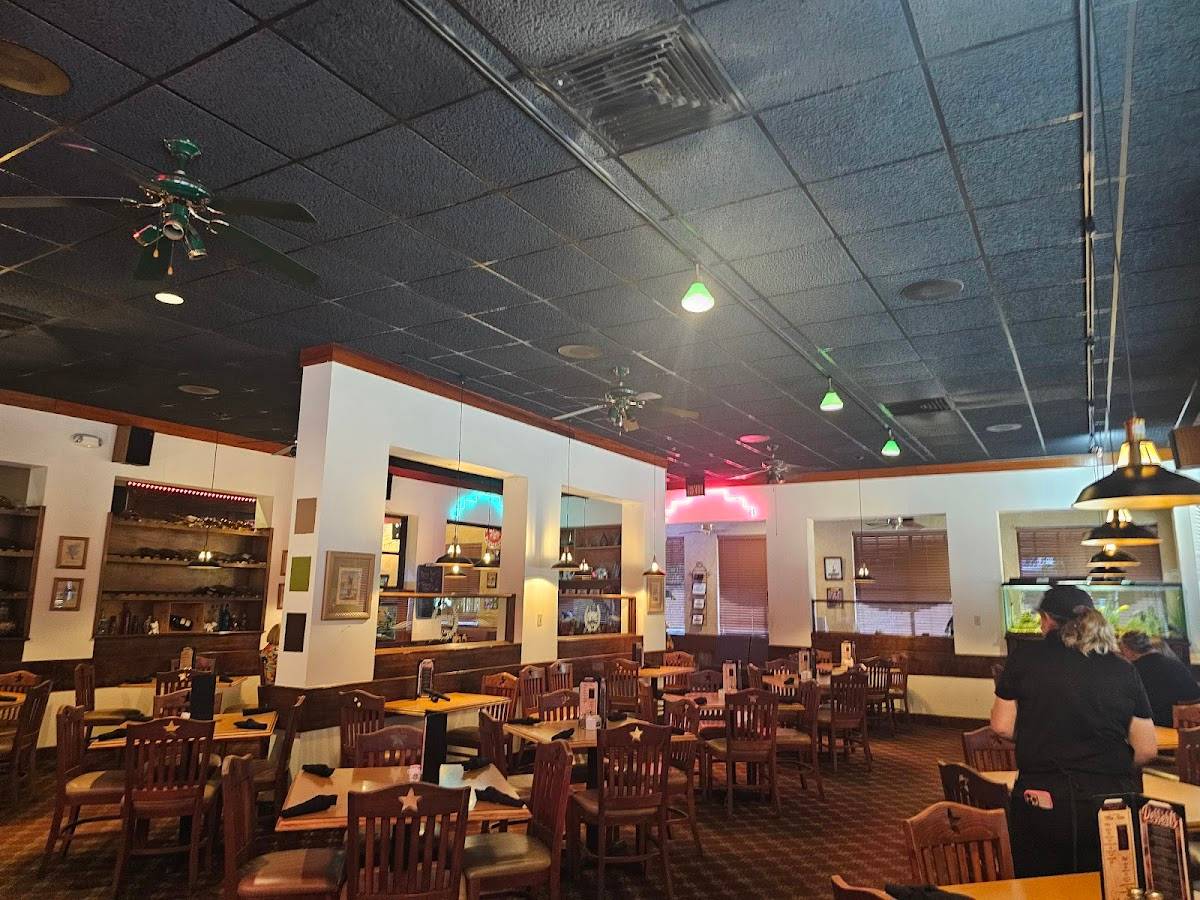 Peppers restaurant in Pasadena - photo 3