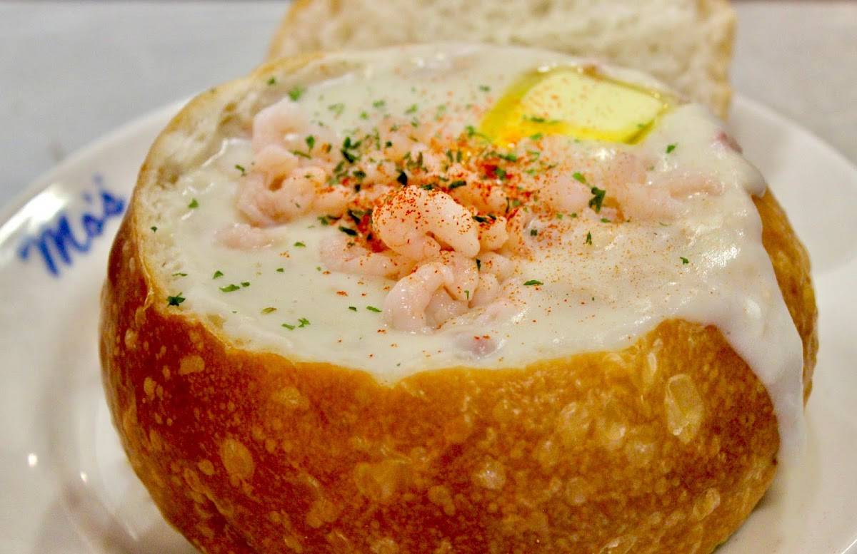 Mo's Seafood & Chowder restaurant in Newport - photo 2